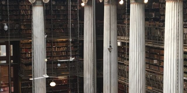 Ο θησαυρός γνώσης μετακομίζει: Μέσα στη νέα Εθνική Βιβλιοθήκη στο ΚΠΙΣΝ