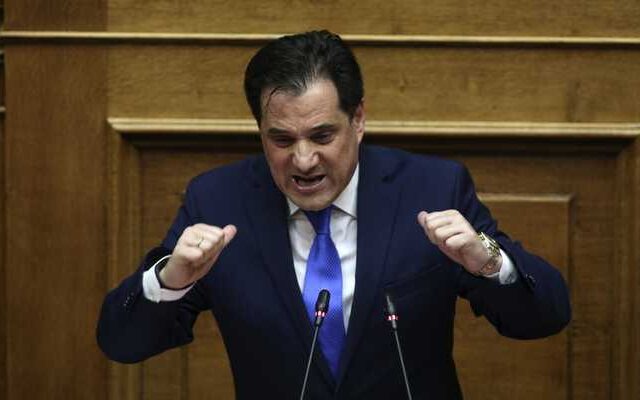 Άδωνις…γδάρτης φέρνει οργή στο Μαξίμου: ‘Ας δοκιμάσει κάποιο ηρεμιστικό της Novartis’