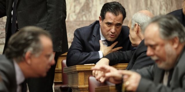 Μεταξύ Novartis και διαγραφής οι βουλευτές της ΝΔ
