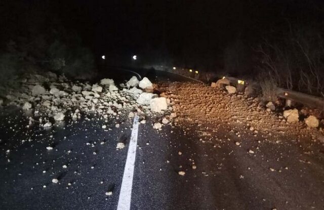 Πλημμύρες και κατολισθήσεις στη Λάρισα