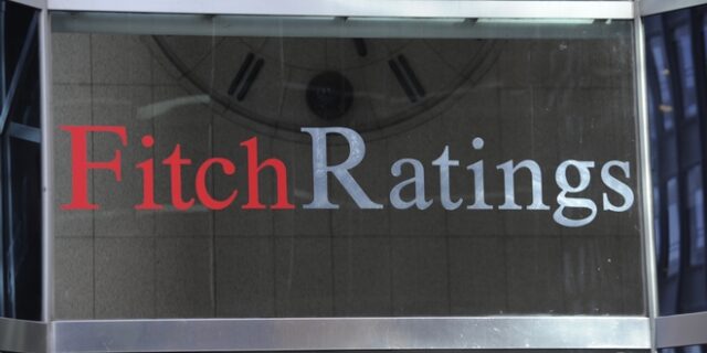 Fitch: Ελλάδα και πιστωτές θέλουν “υβριδικά καθαρή” έξοδο
