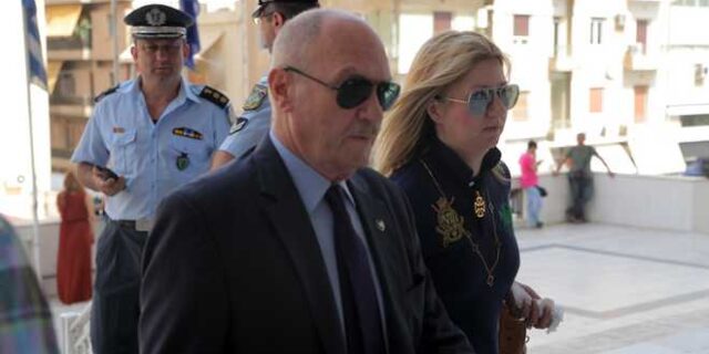 Πάτρα: Γκαζάκια στο γραφείο του πρώην βουλευτή της Χρυσής Αυγής Μιχάλη Αρβανίτη