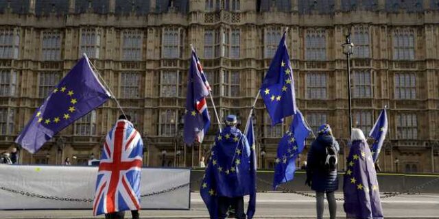 Brexit: Το Ηνωμένο Βασίλειο ολισθαίνει προς την καταστροφή