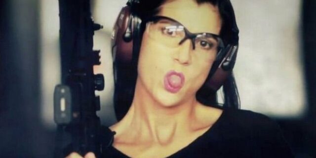 Η Dana Loesch θα σε βγάλει από τα ρούχα σου