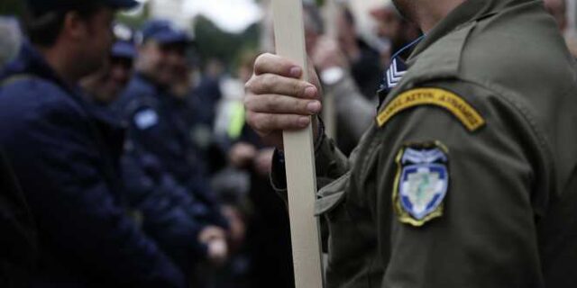 ΣτΕ: Διορία 8 μηνών για την μισθολογική αποκατάσταση των ενστόλων