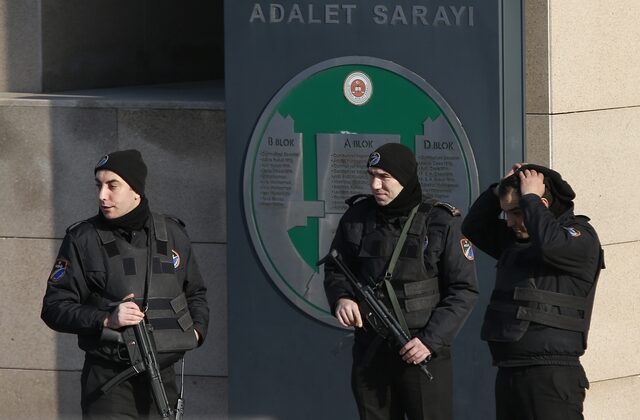 Γερμανία: Πέντε καταζητούμενοι για εμπρησμό σε τζαμί