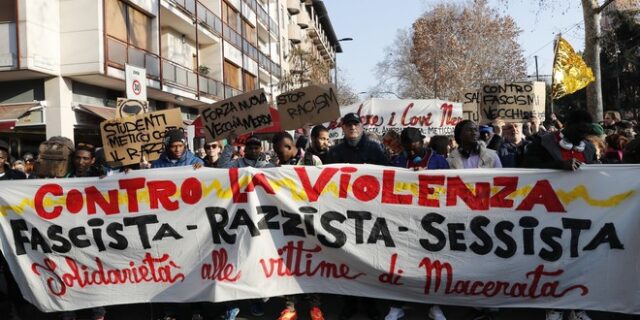Ιταλία: Μεγάλη αντιρατσιστική πορεία στη Ματσεράτα