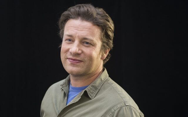 Καταρρέει η αυτοκρατορία του Jamie Oliver – Κλείνει 12 εστιατόρια