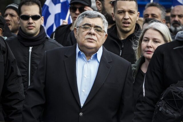 Ντροπή για δύο: Ο Κασιδιάρης δίνει συγχωροχάρτι στον Μίκη