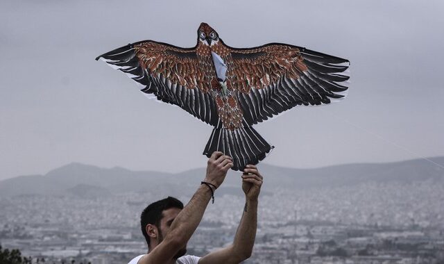 Άστατος ο καιρός την Καθαρά Δευτέρα- Πού θα εκδηλωθούν βροχές, καταιγίδες και χιόνια