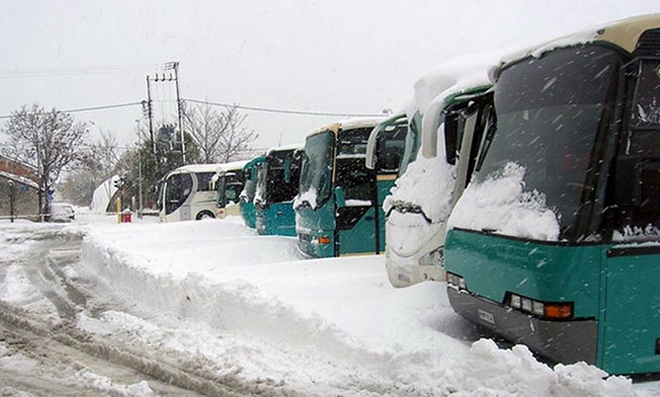 Εκτροπή λεωφορείου του ΚΤΕΛ Κοζάνης λόγω χιονιού
