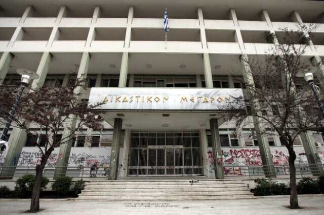 Λάρισα: Στη φυλακή γιατρός για παιδική πορνογραφία-Φωτογράφιζε παιδιά στο κολυμβητήριο