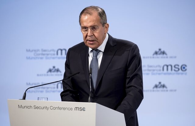 Λαβρόφ: Ανοησίες οι κατηγορίες των ΗΠΑ σε 13 Ρώσους