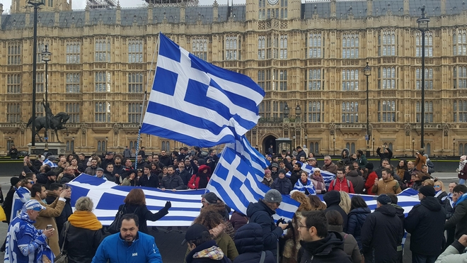 Συλλαλητήριο: Έλληνες συγκεντρώθηκαν στο Λονδίνο για το Σκοπιανό