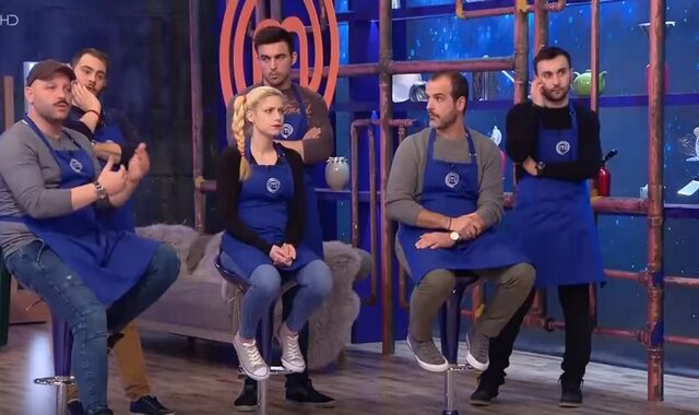 Master Chef: Ο διασυρμός της μπλε ομάδας και τα άψητα λουκάνικα ‘τρόμαξαν’ τους κριτές