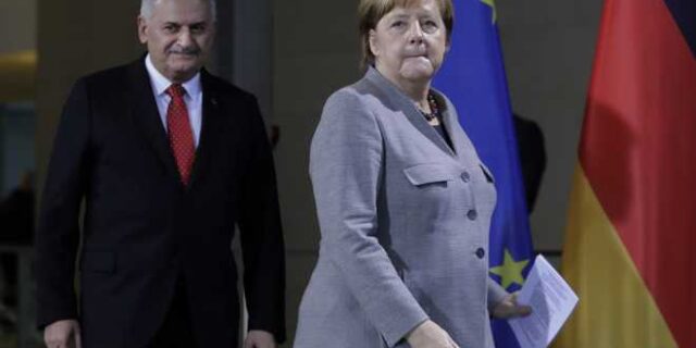 Η Τουρκία ζητά ‘ευρωπαϊκό πράσινο φως’ για την επίθεση στο Αφρίν