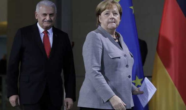 Η Τουρκία ζητά ‘ευρωπαϊκό πράσινο φως’ για την επίθεση στο Αφρίν