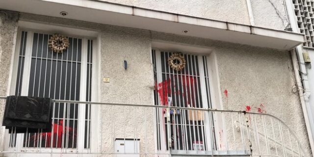 Το ΚΚΕ καταδικάζει την επίθεση στο σπίτι του Μ. Θεοδωράκη