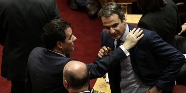 Εμφύλιος στη ΝΔ μετά τη διαγραφή Αντώναρου για το χατίρι του Άδωνι