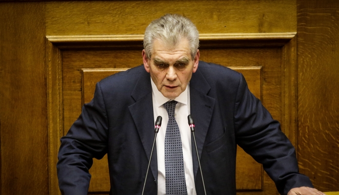 Παπαγγελόπουλος σε Σαμαρά: Τραμπούκοι και κουτσαβάκια δεν έχουν θέση στη Βουλή