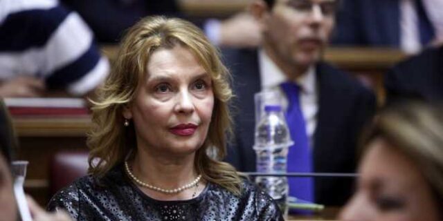 Παπακώστα υπέρ Αντώναρου και κατά Γεωργιάδη