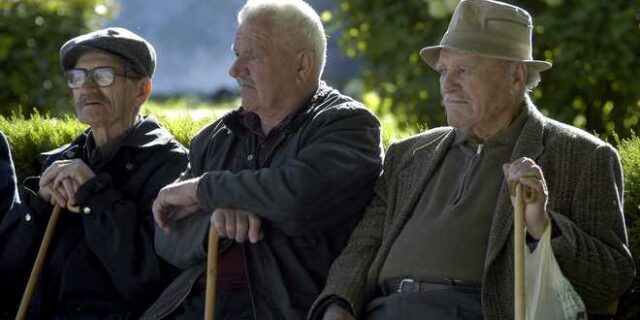 Η Ελλάδα στις χώρες με τους υψηλότερους δείκτες υπεργηρίας