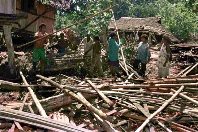 Ο σεισμός 7,5 Ρίχτερ ισοπέδωσε την Παπούα – Νέα Γουινέα: Πάνω από 30 νεκροί