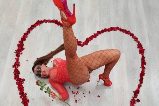 Η Χριστίνα Πάζιου ‘έκαψε’ το Instagram για την ημέρα των ερωτευμένων