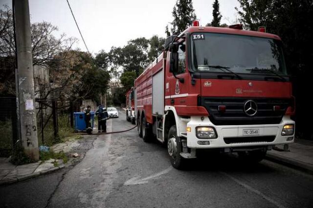 Κρήτη: Φωτιά πήρε αυτοκίνητο στο κέντρο του Ηρακλείου