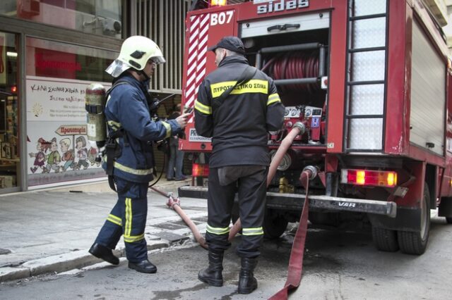 Ένας νεκρός από πυρκαγιά σε διαμέρισμα στον Πειραιά