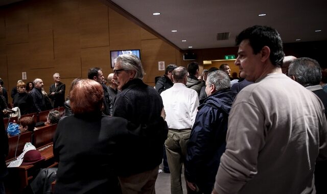 Εισβολή Ρουβίκωνα σε ομιλία Τσακαλώτου