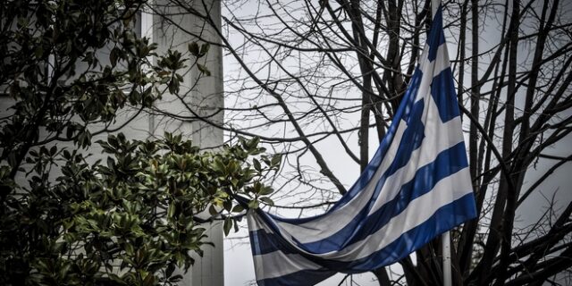 Κουτεντάκης σε Στουρνάρα: Διαφωνώ με την προληπτική γραμμή στήριξης