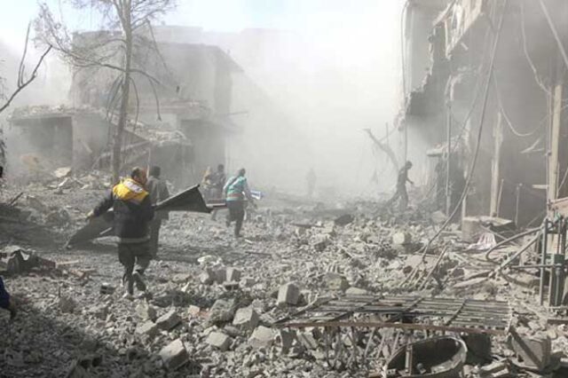 Συνεχίζεται το μακελειό στη Γούτα: Σφυροκοπούν οι δυνάμεις του Άσαντ