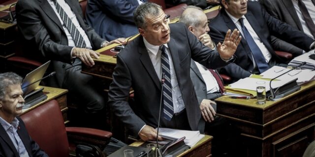 Δεν μίλησε στη Βουλή για Novartis ο Θεοδωράκης