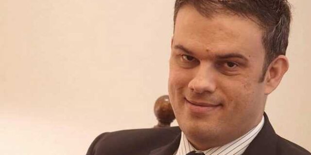 Παραιτήθηκε από το γραφείο τύπου της ΝΔ στη Βουλή ο Καπράλος για να πολιτευθεί