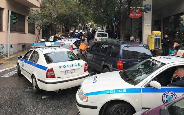 Συμπλοκές και επεισόδια σε καφετέρια στο Κολωνάκι με χούλιγκαν της Ντινάμο Κιέβου