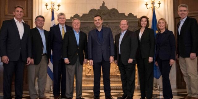 Συνάντηση Τσίπρα με αντιπροσωπεία του αμερικανικού Κογκρέσου