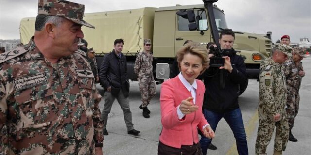 Γερμανία: Η Ούρσουλα Φον Ντερ Λάιεν ίσως γίνει η πρώτη γυναίκα επικεφαλής του ΝΑΤΟ