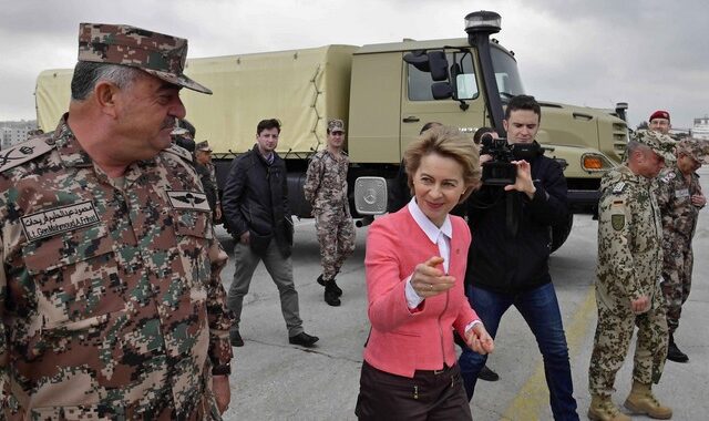 Γερμανία: Η Ούρσουλα Φον Ντερ Λάιεν ίσως γίνει η πρώτη γυναίκα επικεφαλής του ΝΑΤΟ