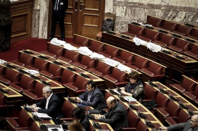 Ανακατασκευάζεται η οροφή στο κτήριο της Βουλής λόγω εισροής υδάτων
