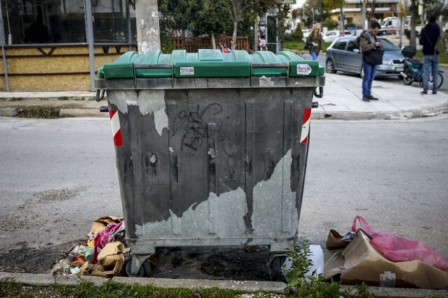 Πετρούπολη: Συνέλαβαν 19χρονη με τη μητέρα της για το νεκρό βρέφος σε κάδο