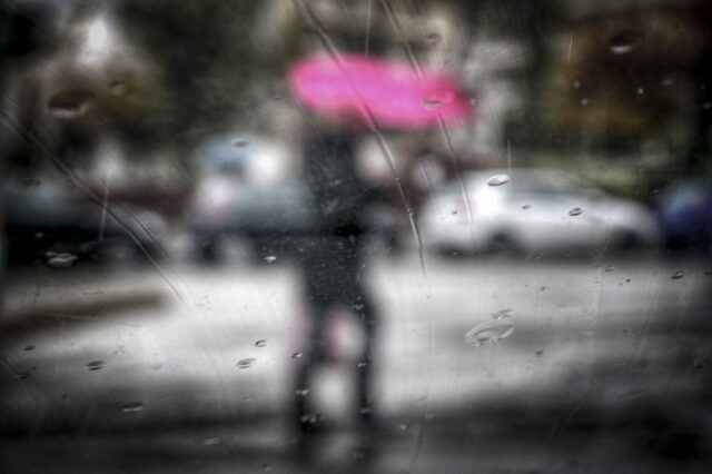 Συνεχίζεται η κακοκαιρία: Βροχές, καταιγίδες και ισχυροί άνεμοι