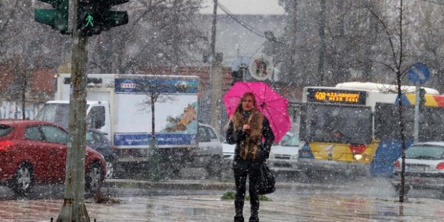 Καιρός: Στο μηδέν η θερμοκρασία – Χιόνια και στην Αθήνα – Νέο κύμα από Τετάρτη