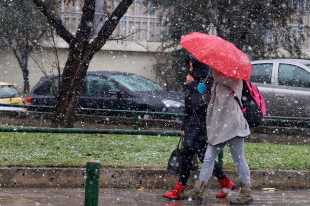 Έκτακτο δελτίο καιρού: Πού θα βρέξει, πού θα χιονίσει και πόσο το τριήμερο