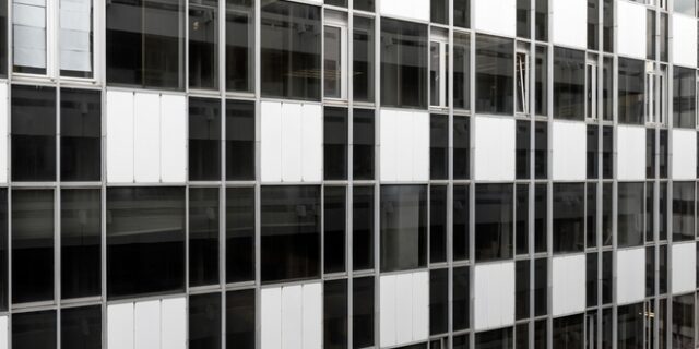 Ουρά από την πρώτη ημέρα για τη νέα 12μηνη ρύθμιση
