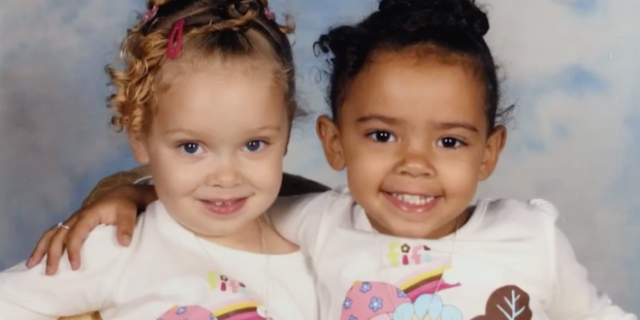 Τα one in a million δίδυμα κορίτσια