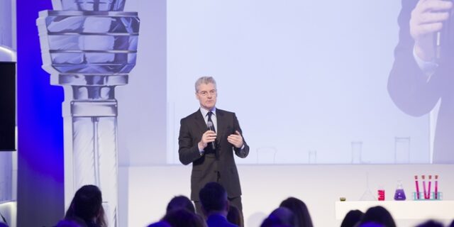 Με ‘άρωμα Αθήνας’ τα βραβεία του αεροδρομίου Αθηνών προς τις αεροπορικές εταιρείες