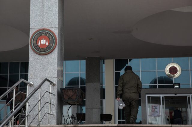 Στην Αδριανούπολη οι γονείς των δύο στρατιωτικών μετά τη νέα απόρριψη αίτησης αποφυλάκισης