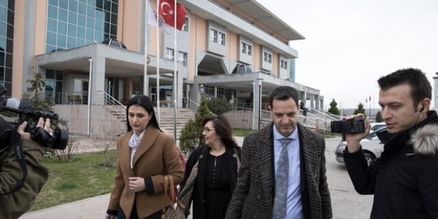 Παράταση αγωνίας για τους έλληνες στρατιωτικούς – Τους επισκέπτονται σήμερα οι γονείς τους