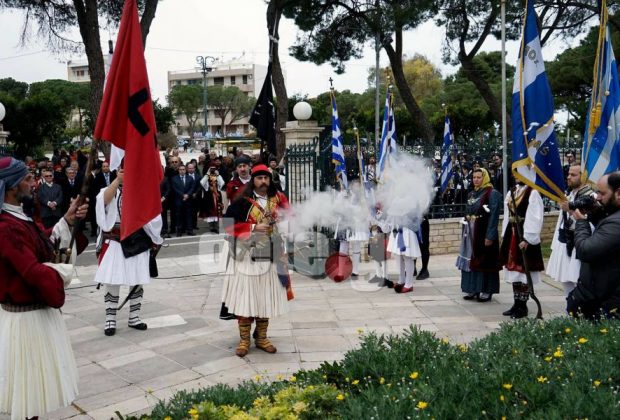 Απίστευτο: Πυροβόλησε με καρυοφίλι φωτογράφο στην παρέλαση στο Αίγιο